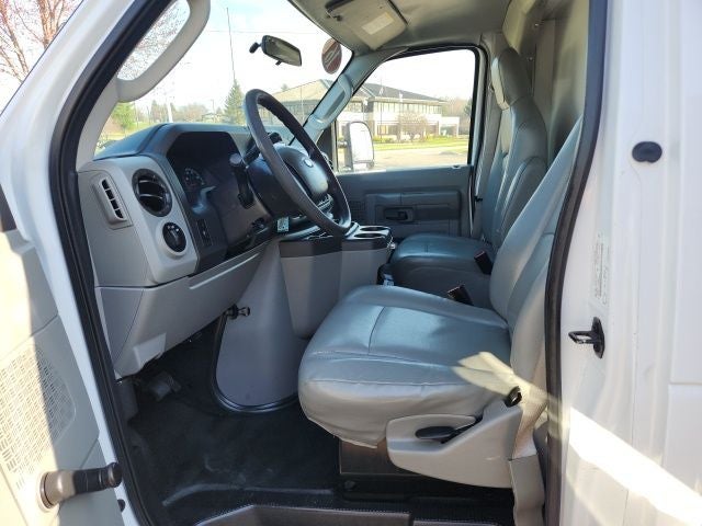 2016 Ford E-350SD Base Cutaway