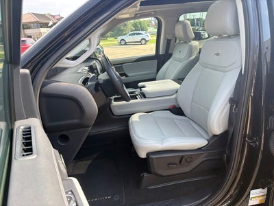 2025 Ford Expedition Platinum
