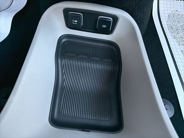 2020 Chrysler Voyager LXI