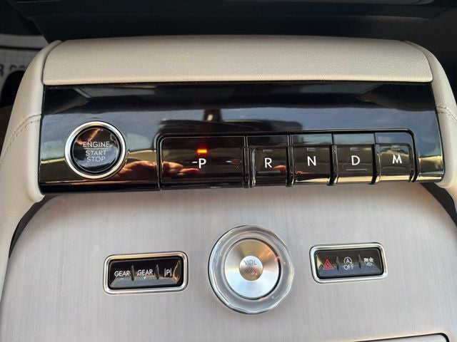 2025 Lincoln Navigator L Reserve