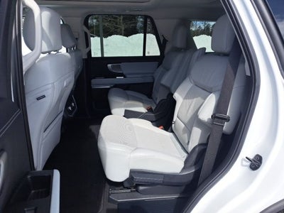 2025 Ford Expedition Platinum