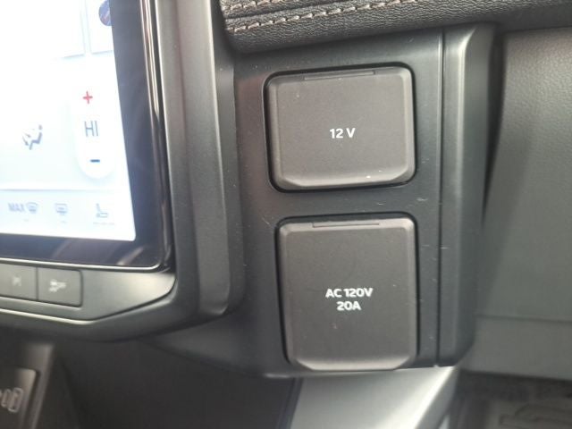 2025 Ford F-150 Lightning Flash