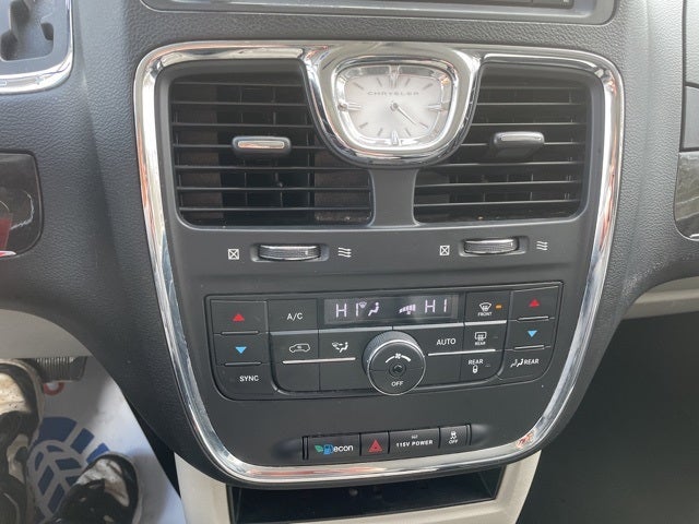 2014 Chrysler Town & Country Touring