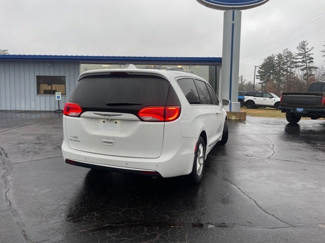 2017 Chrysler Pacifica Touring L