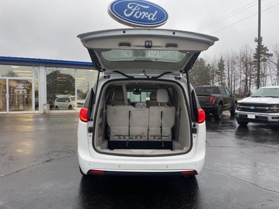 2017 Chrysler Pacifica Touring L